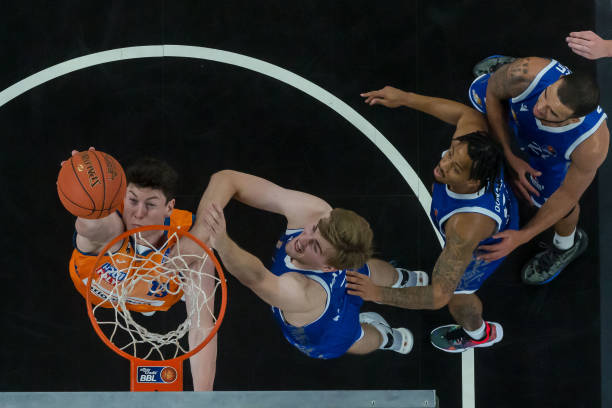 上留下了深 上留下了深