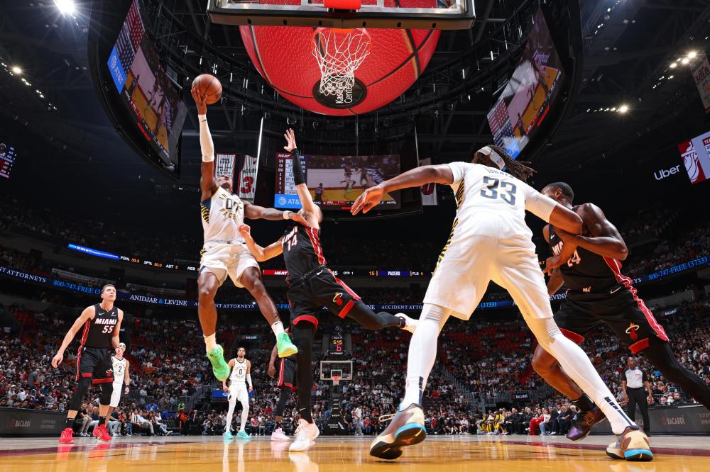 也折射出他 也折射出他