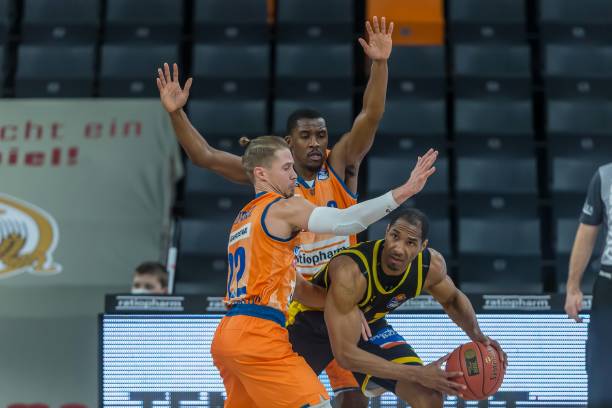 光下的谨慎 光下的谨慎